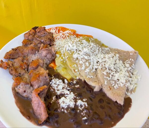 Enchiladas acompañadas (6pzs)